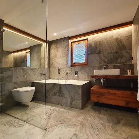 Luxury Engedi Chalet